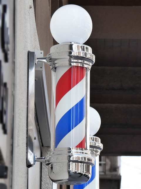 Barber Trainingsraum mit Arbeitsplätzen und Werkzeugen in Österreich
