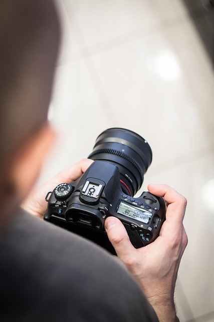 Operatore con camera cinematografica